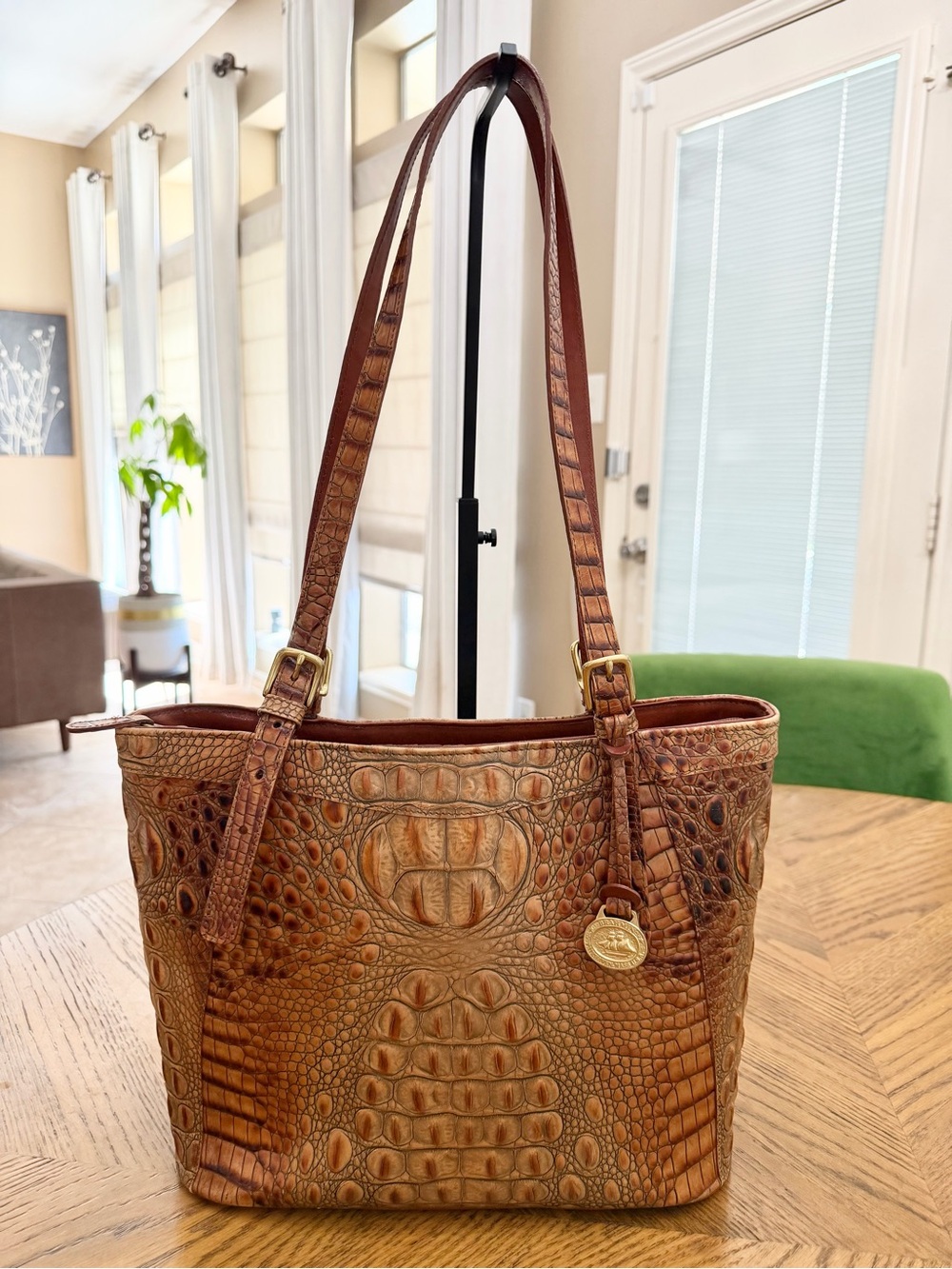 VINTAGE EUC Brahmin Pecan Melbourne Croc-Embossed Leather Tote Bag